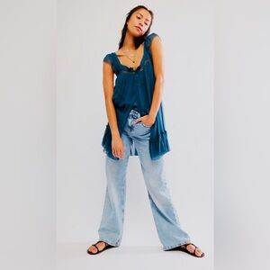 Free People Olivia Dress
Color Coastal. Size L. Beautiful silky mini dress